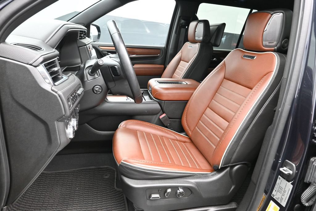 Used 2023 GMC Yukon Denali Ultimate AWD/4WD image 5