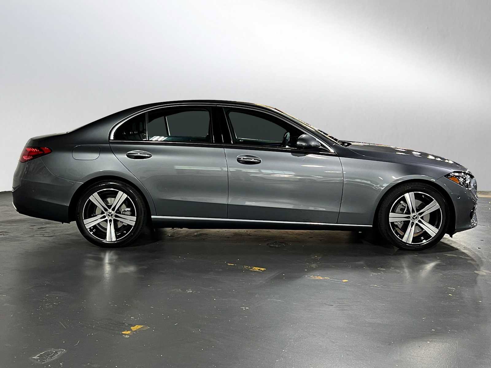 Used 2025 Mercedes-Benz C 300 4MATIC Sedan image 2