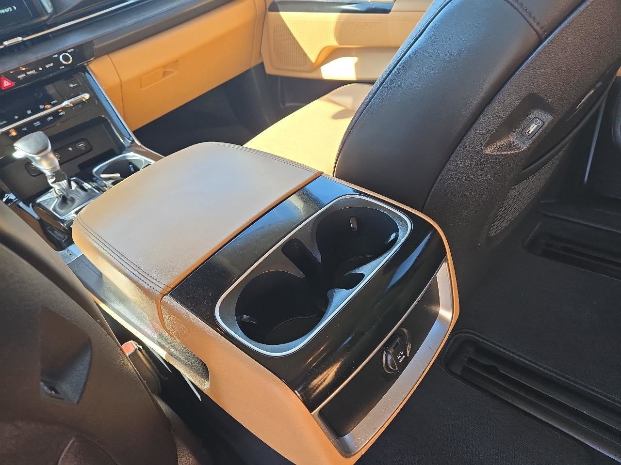 Used 2022 Kia Carnival EX FWD image 20
