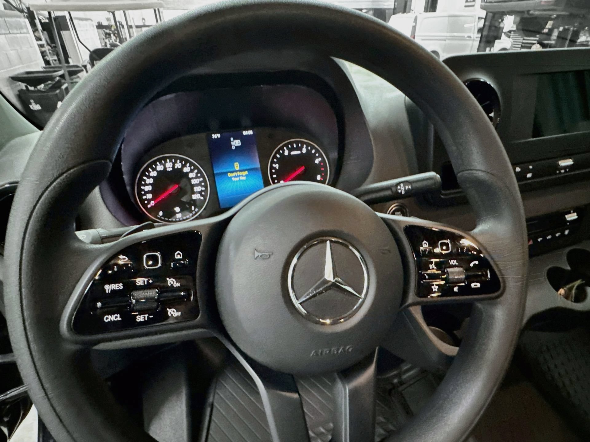 Used 2023 Mercedes-Benz Sprinter 2500 image 12