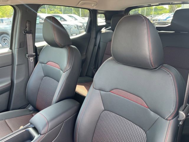 New 2025 Nissan Kicks SR image 17