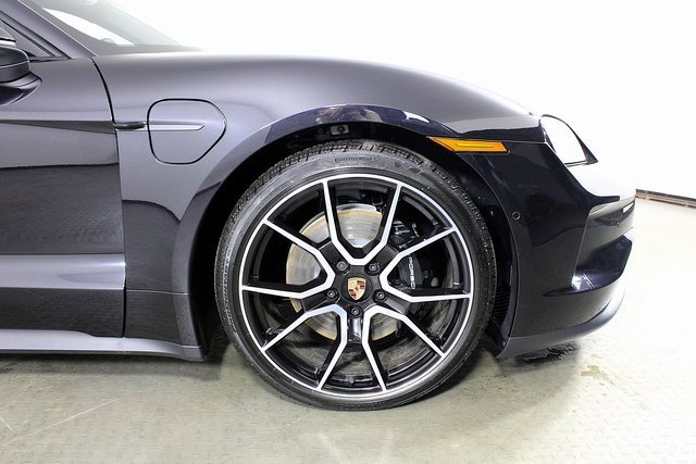 New 2025 Porsche Taycan image 10
