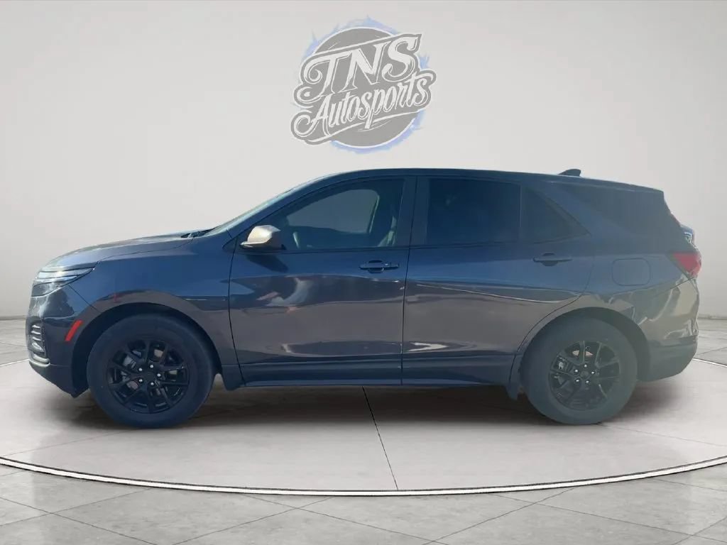 Used 2022 Chevrolet Equinox LS FWD image 2