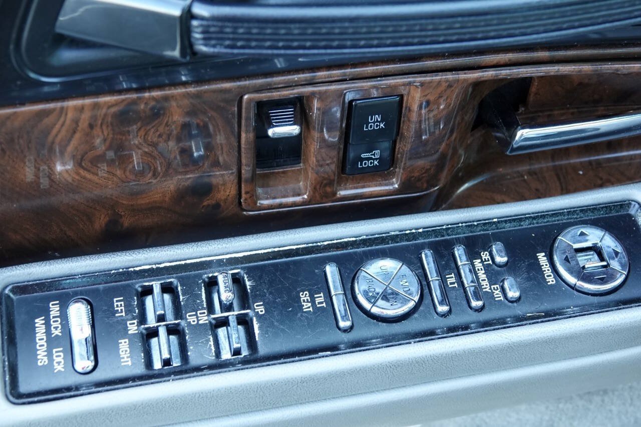 Used 1993 Buick Park Avenue Ultra FWD image 63
