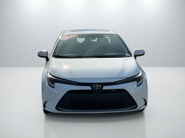 Used 2023 Toyota Corolla XLE FWD image 2