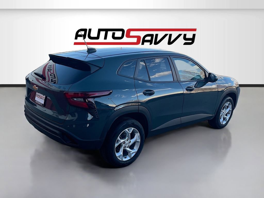 Used 2025 Chevrolet Trax LS w/ LS Convenience Package FWD image 7