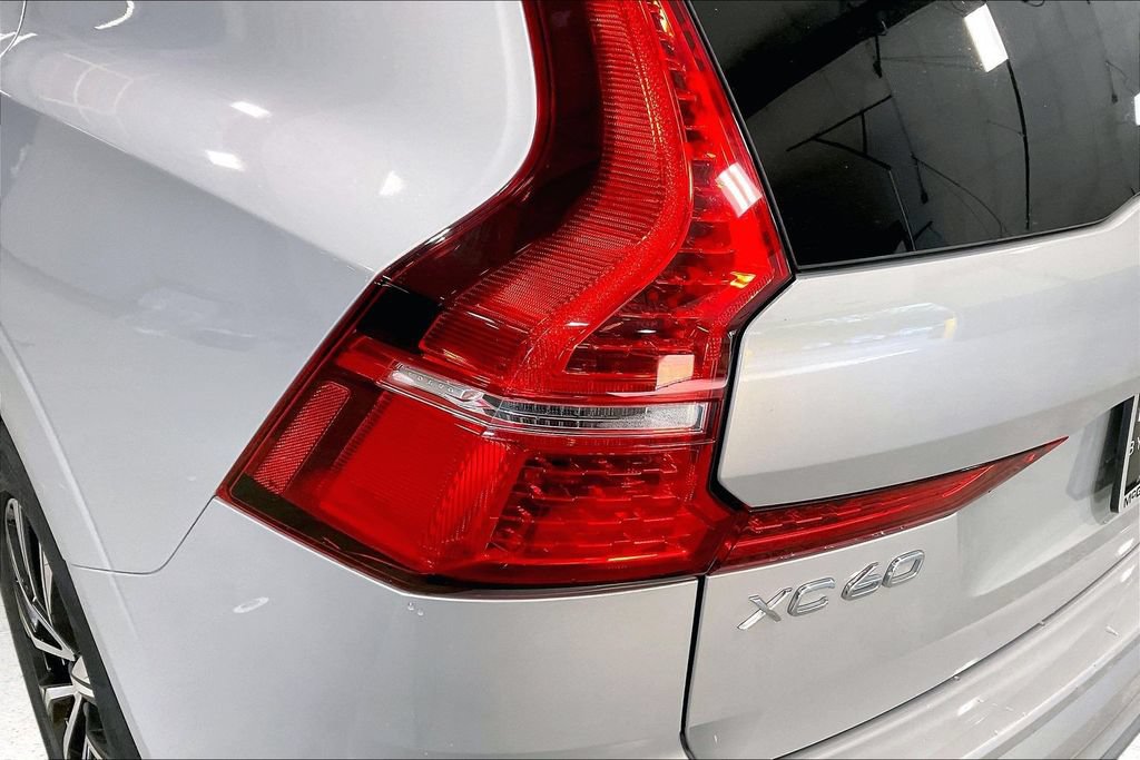 Certified 2023 Volvo XC60 B5 Plus AWD/4WD image 23