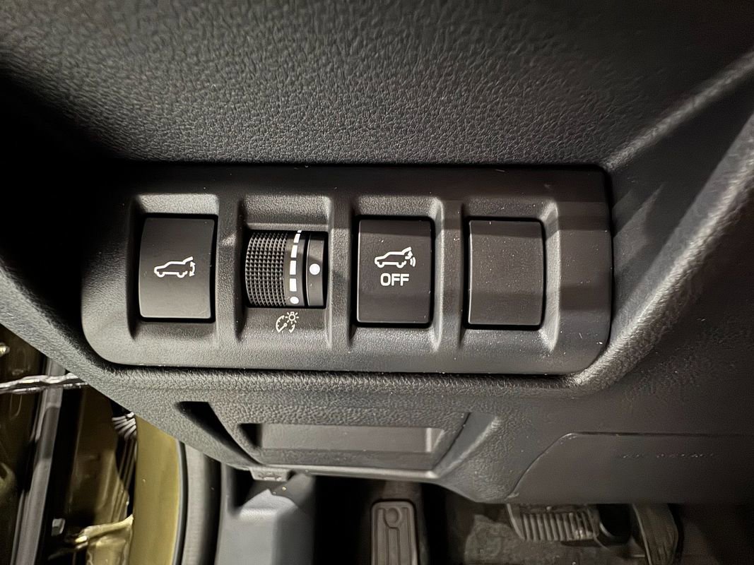 Used 2021 Subaru Outback Limited image 29