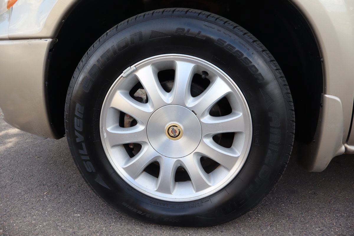 Used 2002 Chrysler Town & Country EX FWD image 39