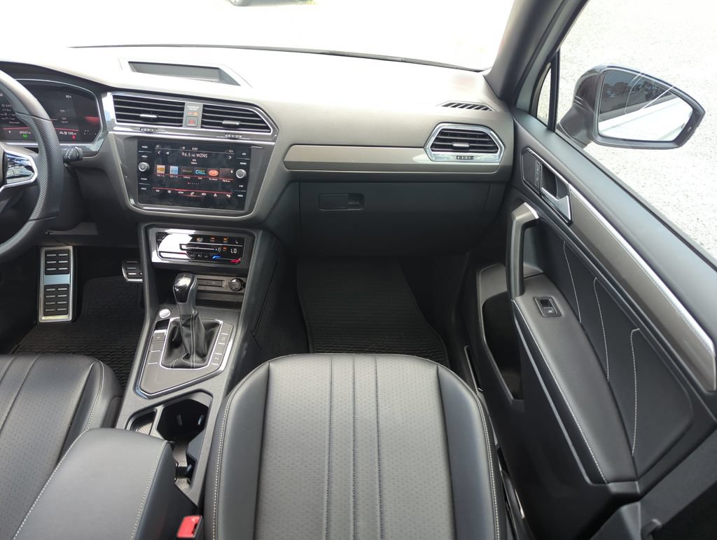 Certified 2023 Volkswagen Tiguan SE R-Line FWD image 16