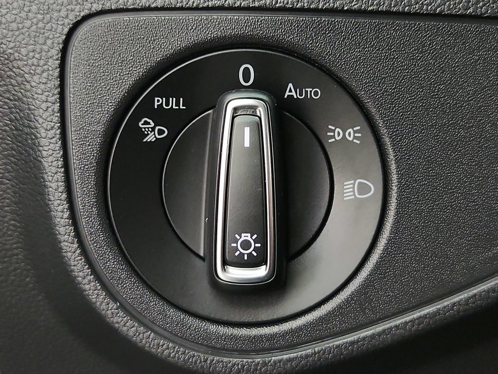 Used 2022 Volkswagen Atlas Cross Sport SEL Premium R-Line AWD/4WD image 23