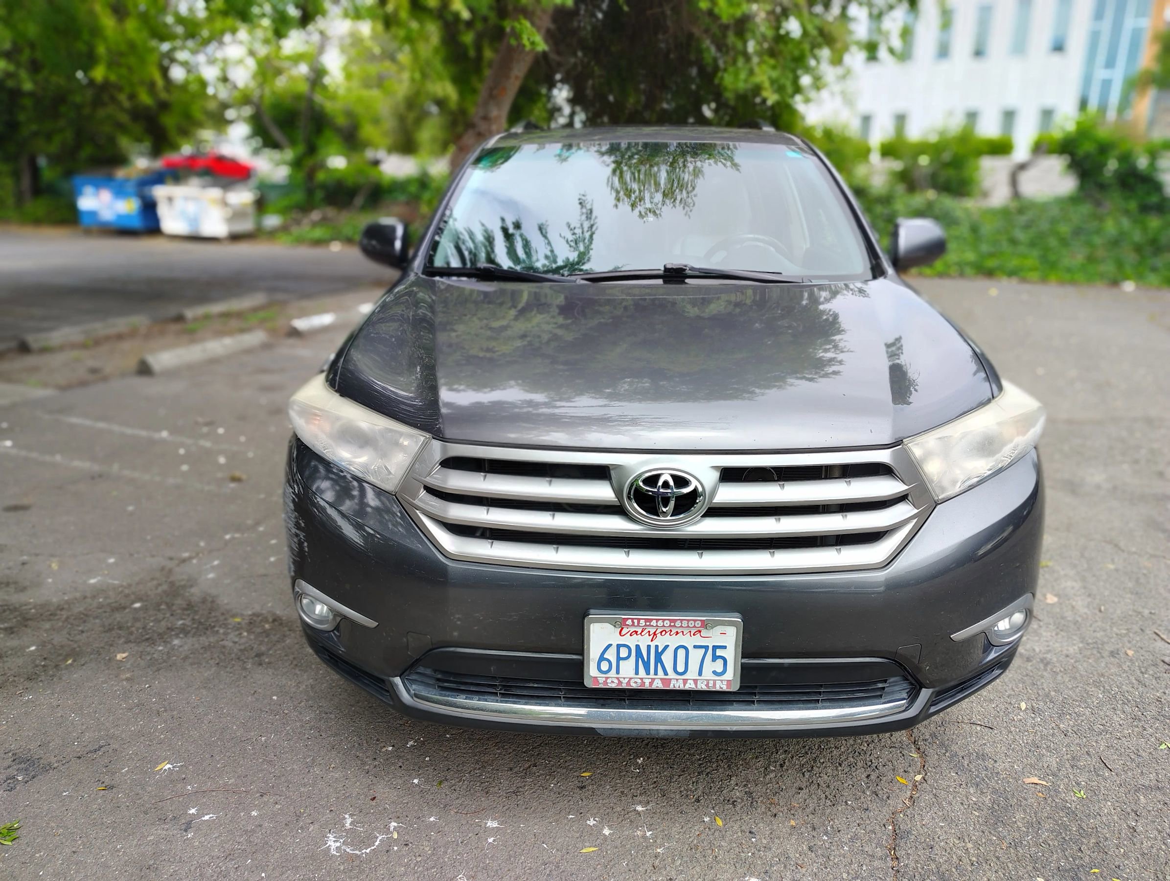 Used 2011 Toyota Highlander SE w/ Tow Pkg AWD/4WD image 3