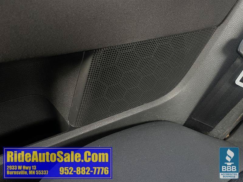 Used 2009 Volkswagen Rabbit S w/ Cold Weather Pkg FWD image 31