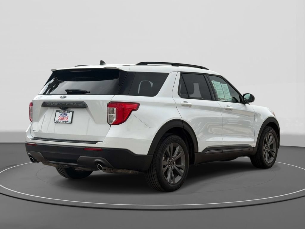 Certified 2021 Ford Explorer XLT w/ Equipment Group 202A RWD image 5