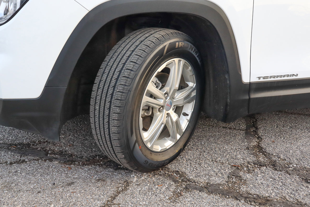 Used 2024 GMC Terrain SLE image 17