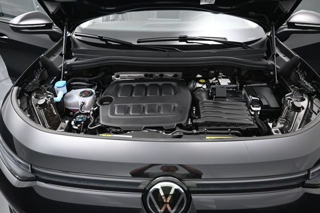 Used 2025 Volkswagen Tiguan S AWD/4WD image 32