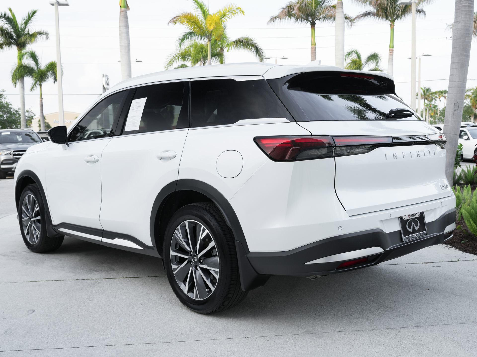 Certified 2026 INFINITI QX60 Luxe w/ Cargo Package FWD image 22