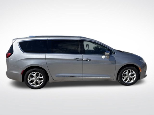 Used 2020 Chrysler Pacifica Limited FWD image 10