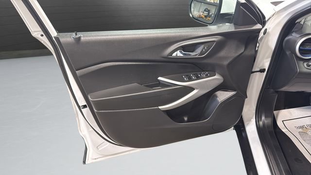 Used 2024 Chevrolet Trax LS w/ LS Convenience Package image 21