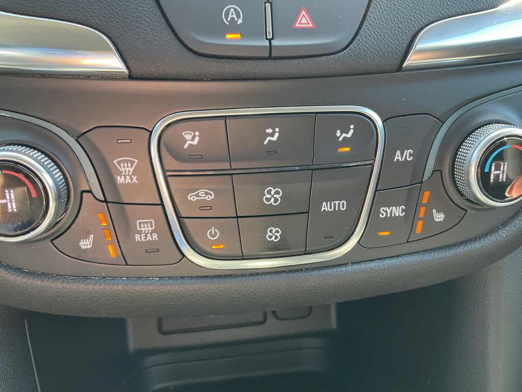 Used 2024 Chevrolet Equinox LT AWD/4WD image 9