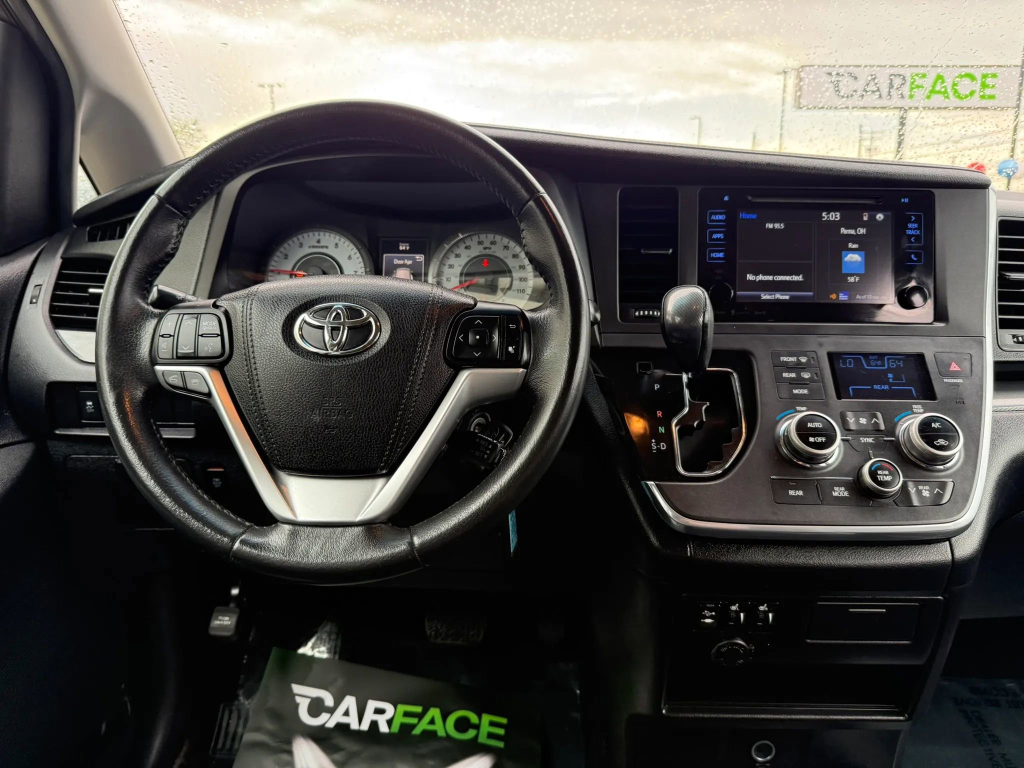 Used 2017 Toyota Sienna SE FWD image 33