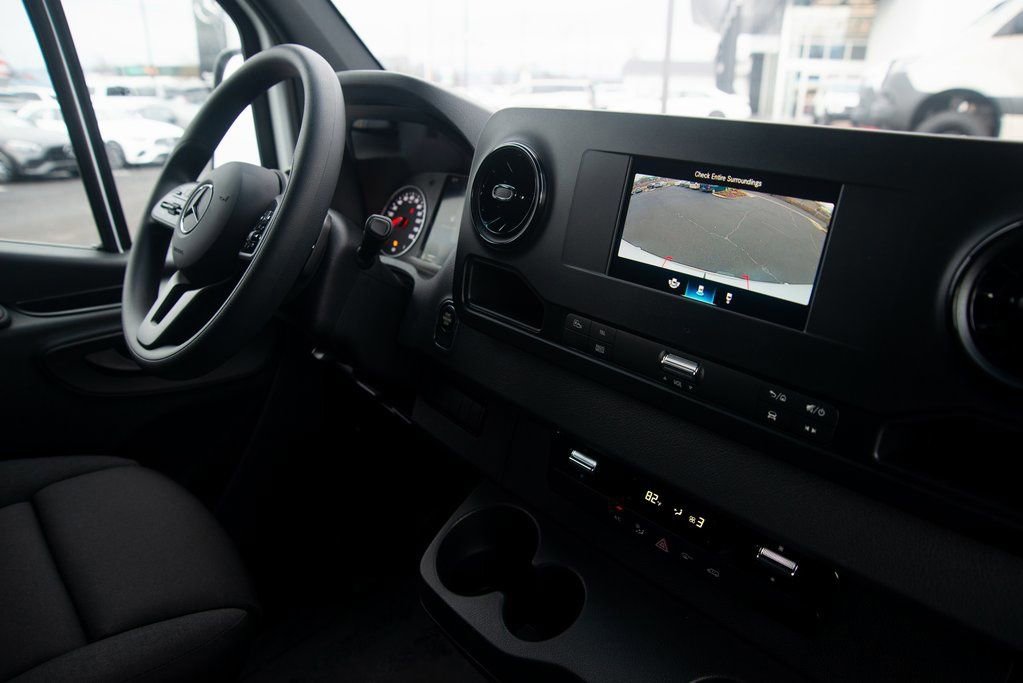 Used 2024 Mercedes-Benz Sprinter 3500 image 32