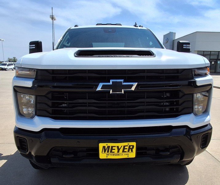 Used 2025 Chevrolet Silverado 2500 Custom w/ Custom Value Package AWD/4WD image 3