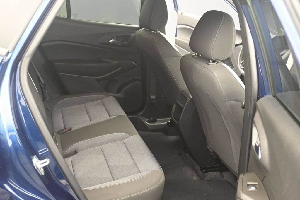 Certified 2024 Chevrolet Trax LS w/ LS Convenience Package FWD image 12