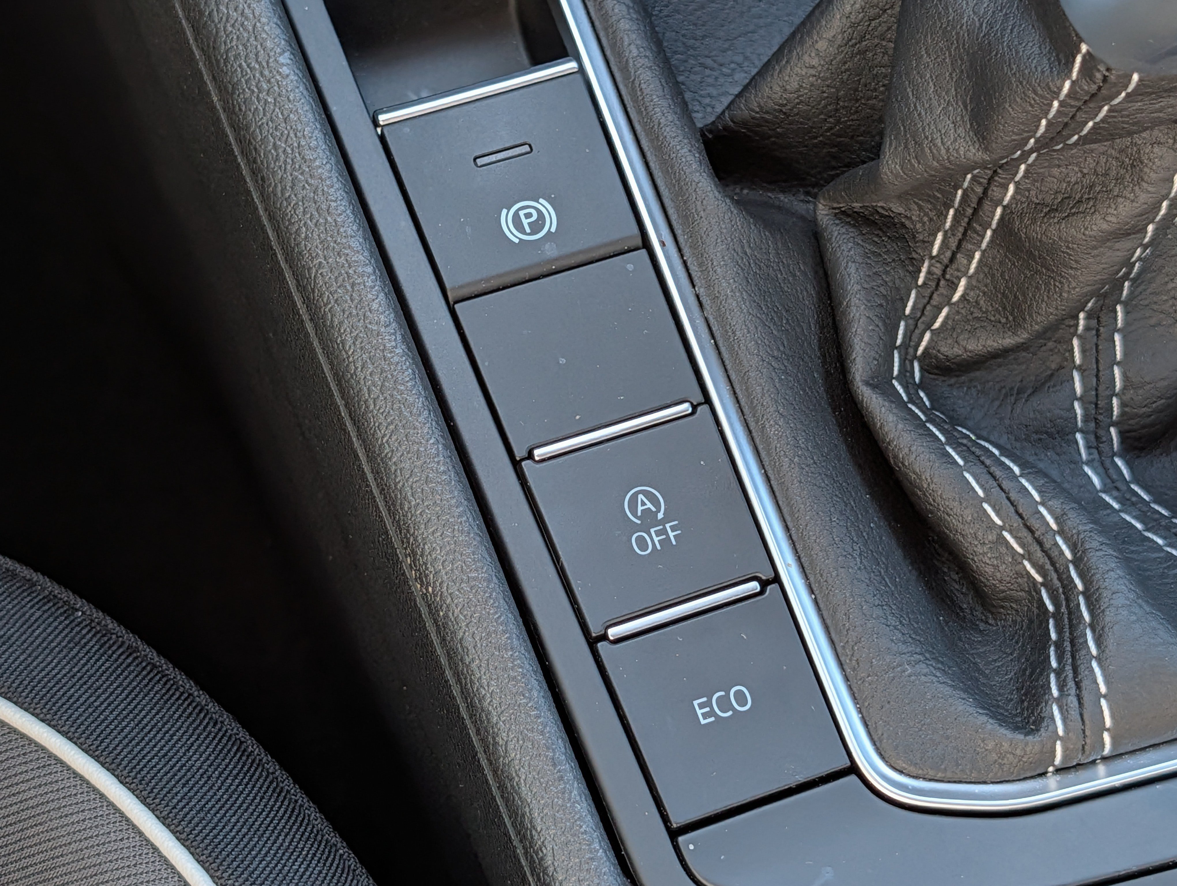 Used 2025 Volkswagen Jetta Sport FWD image 29