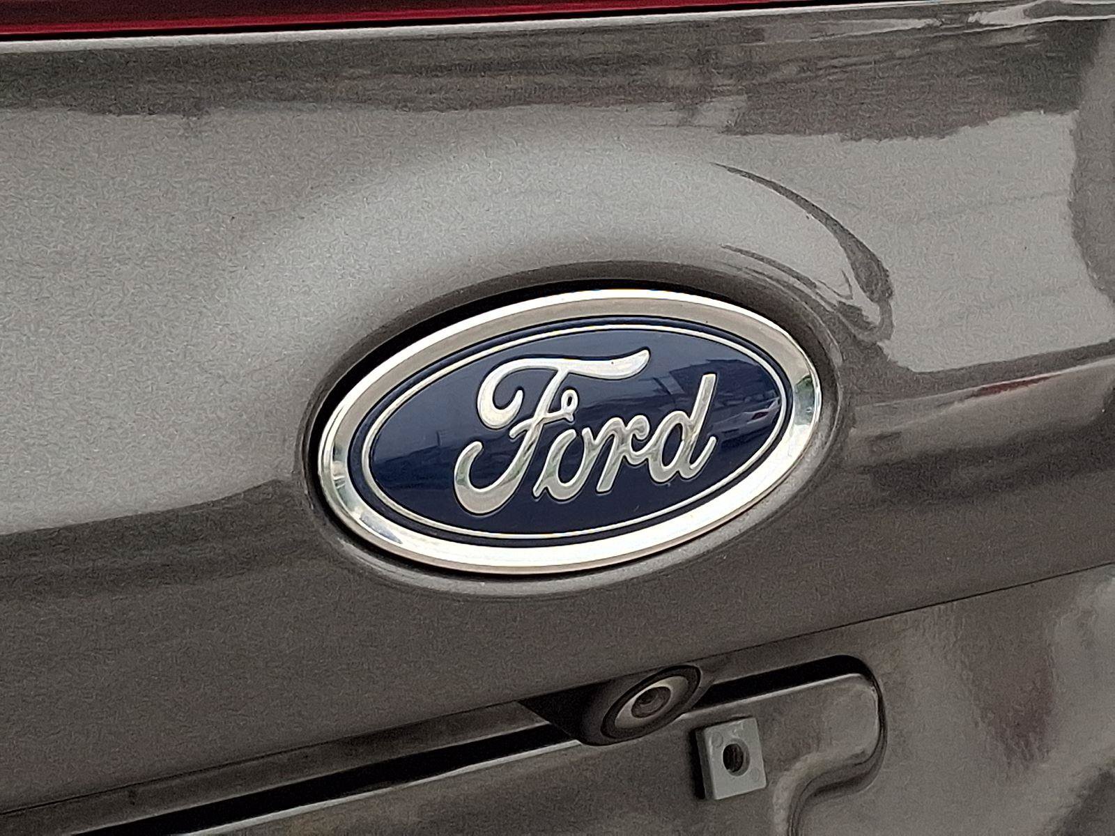 Used 2016 Ford Focus SE w/ SE Sport Package FWD image 28