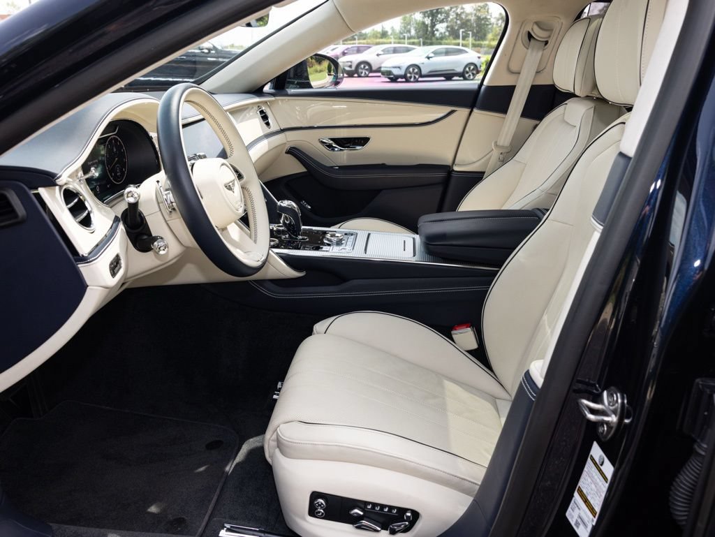 Used 2024 Bentley Flying Spur V8 AWD/4WD image 29