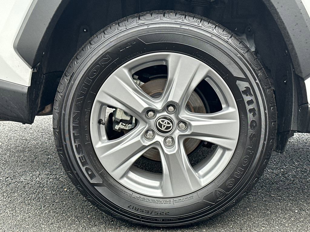 Used 2025 Toyota RAV4 LE image 7