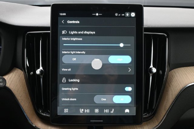 New 2027 Volvo XC60 B5 Core AWD/4WD image 18