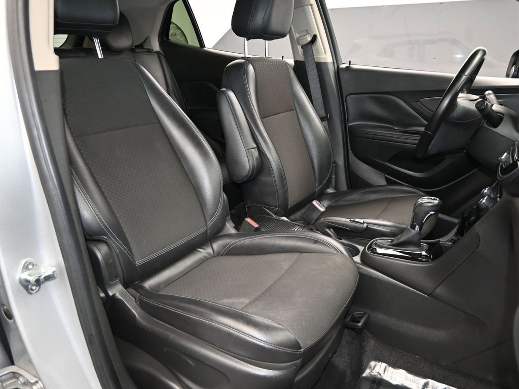 Used 2020 Buick Encore Preferred image 39