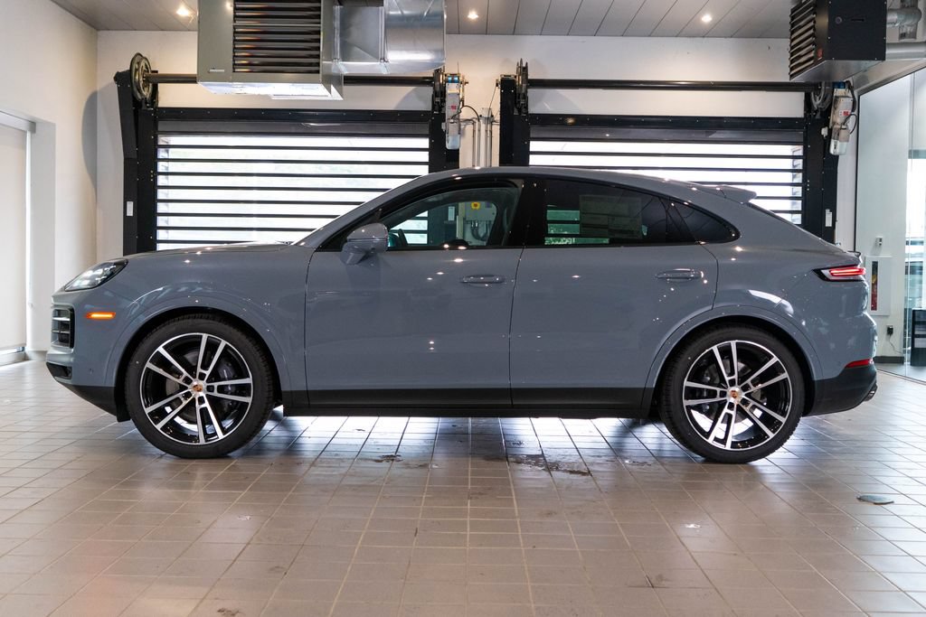 New 2026 Porsche Cayenne Coupe AWD/4WD image 2
