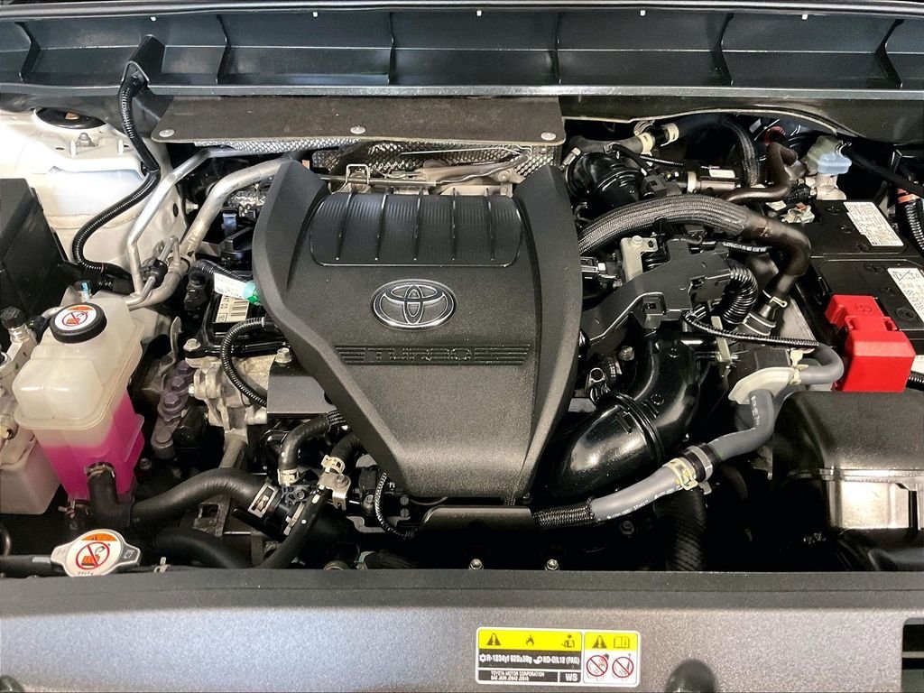 Used 2023 Toyota Highlander XLE AWD/4WD image 35