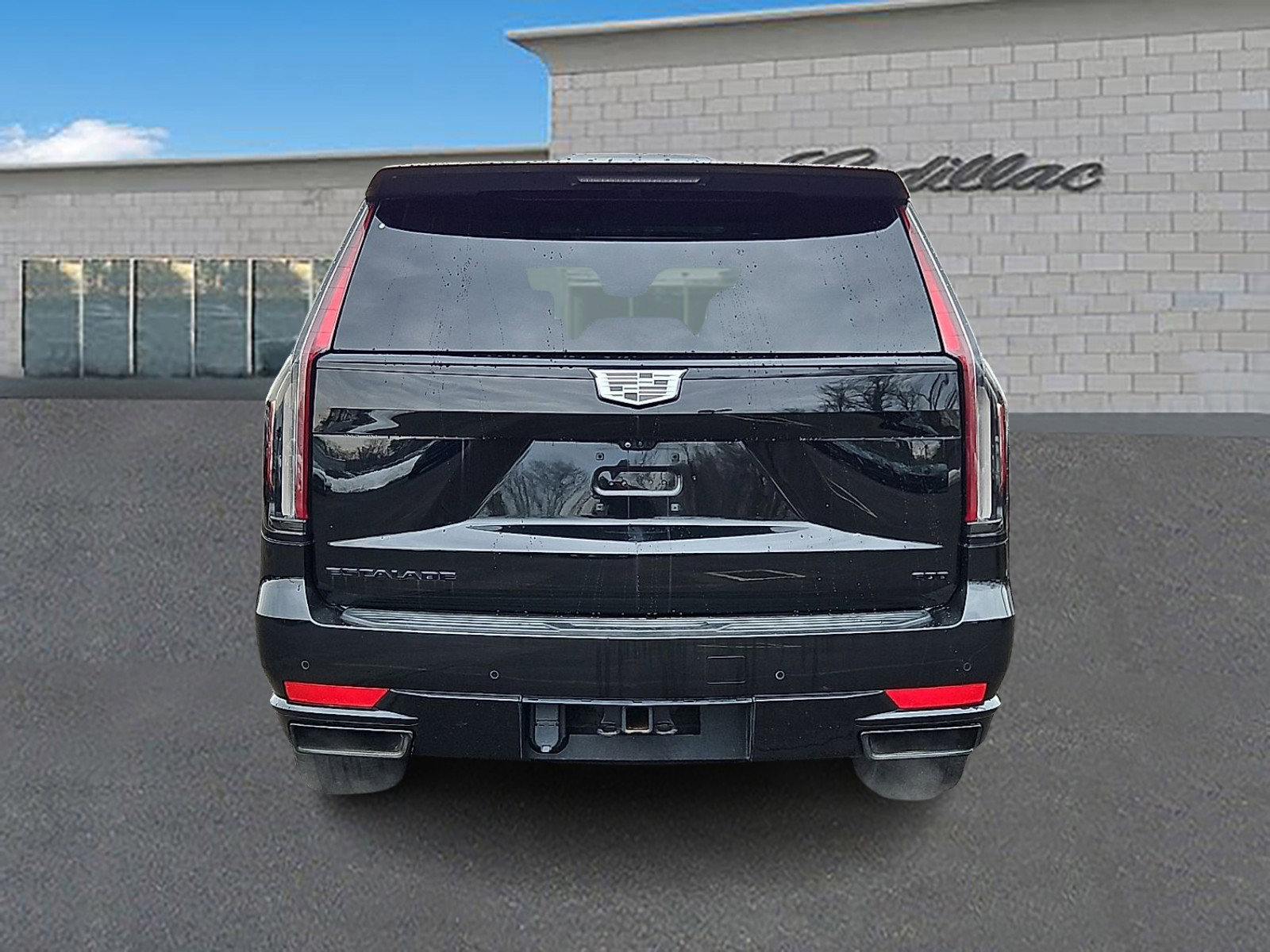 Used 2023 Cadillac Escalade Sport Platinum w/ LPO, ONYX Package image 5