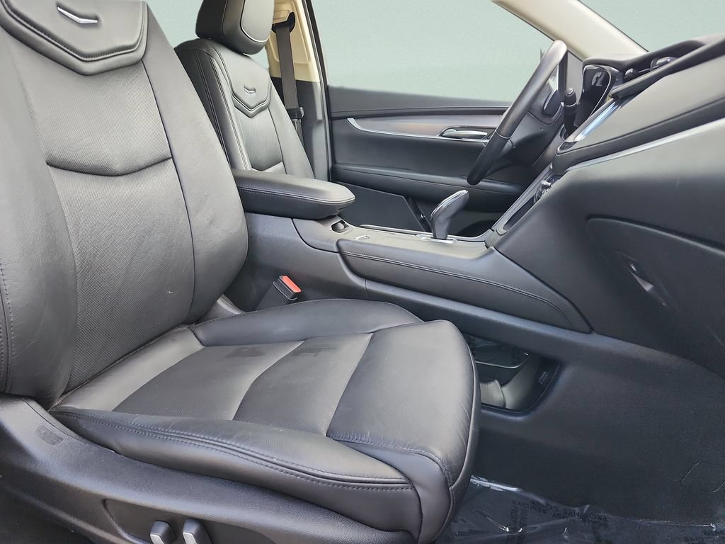 Used 2019 Cadillac XT5 Luxury w/ LPO, Black Ice Package AWD/4WD image 20