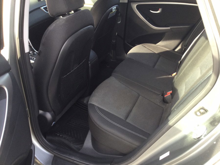 Used 2017 Hyundai Elantra GT image 11