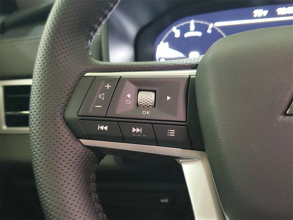 New 2025 Mitsubishi Outlander SEL image 24