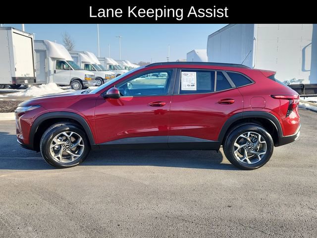 Used 2025 Chevrolet Trax LT w/ LT Convenience Package image 4