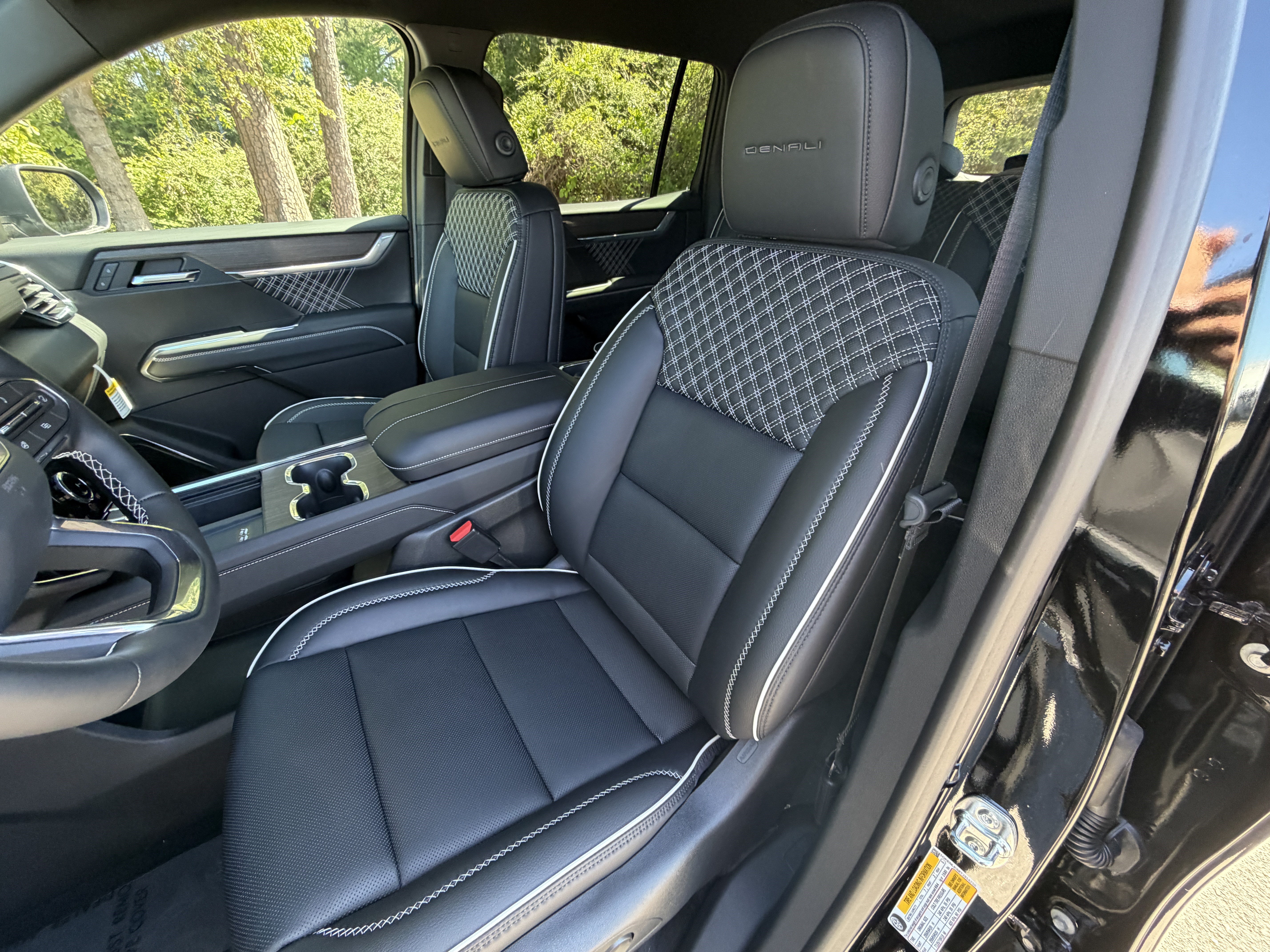 New 2026 GMC Acadia Denali w/ Super Cruise Package FWD image 11