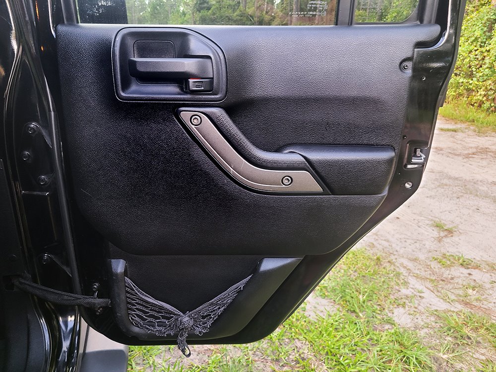 Used 2013 Jeep Wrangler Unlimited Sahara w/ Dual Top Group AWD/4WD image 27