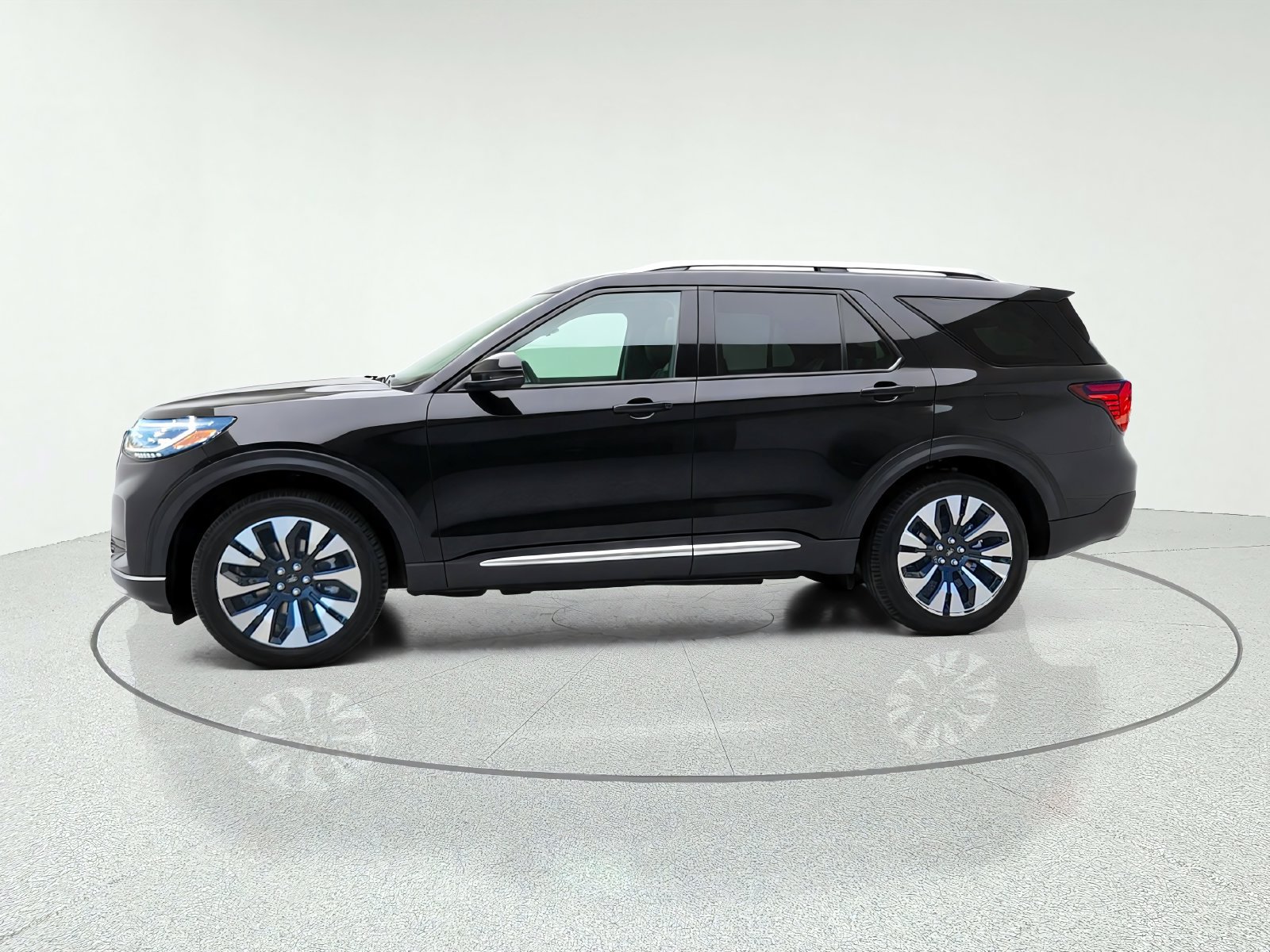 New 2027 Ford Explorer Platinum w/ LUX Leather Package AWD/4WD image 4