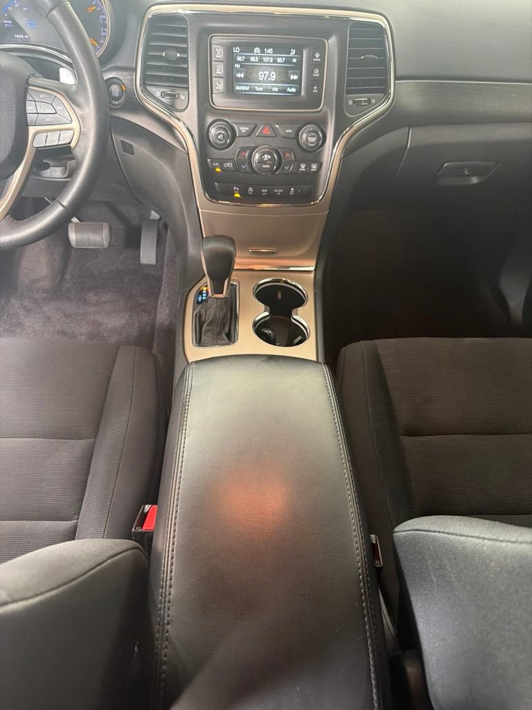 Used 2017 Jeep Grand Cherokee Laredo w/ Quick Order Package 2BE RWD image 24