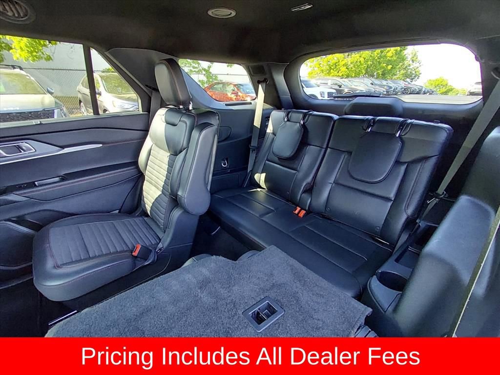 Used 2025 Ford Explorer ST-Line w/ Premium Package RWD image 12
