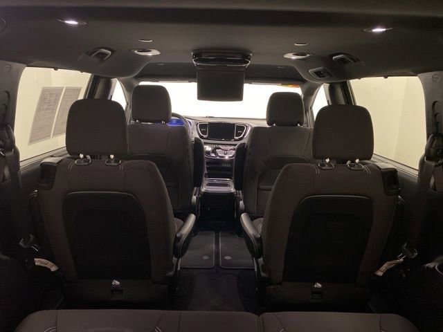Used 2021 Chrysler Pacifica Touring image 31