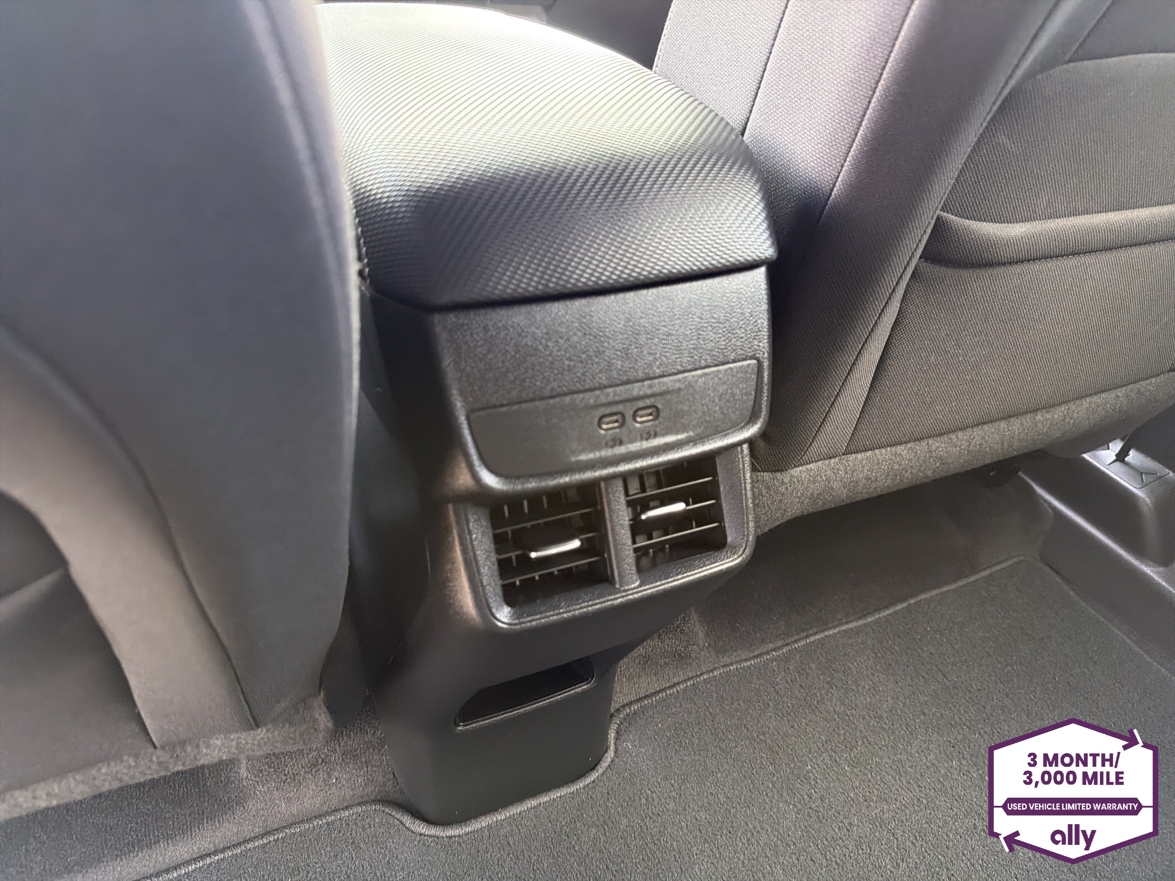 Used 2025 Chevrolet Equinox LT AWD/4WD image 13