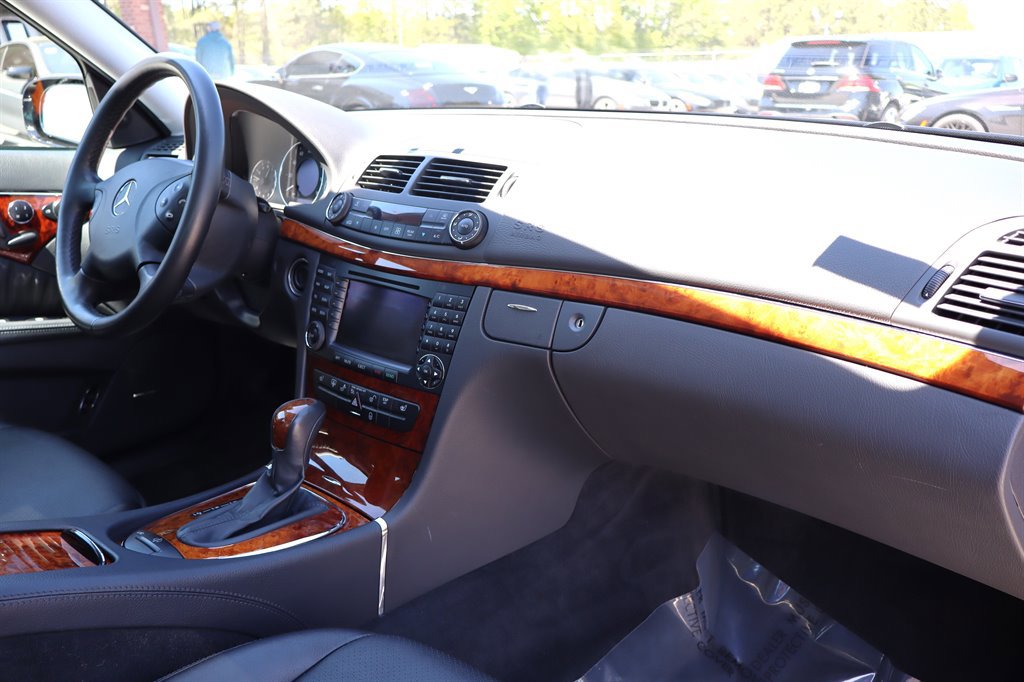 Used 2005 Mercedes-Benz E 500 4MATIC Sedan image 18