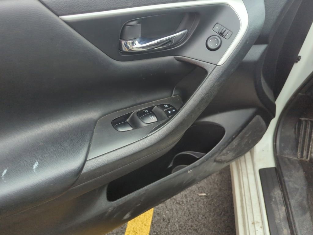 Used 2017 Nissan Altima 2.5 SV w/ Convenience Package image 9